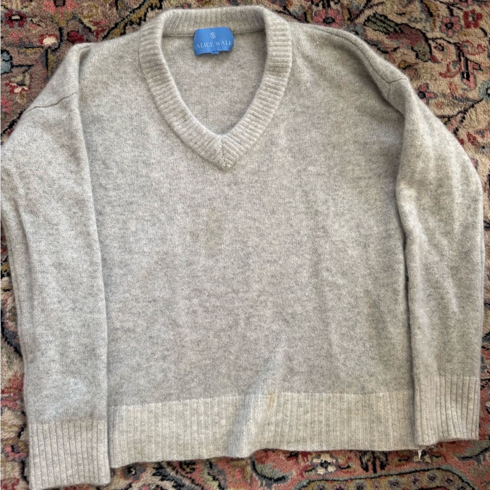 Alice Wall Cream V-Neck Cashmere Blend Sweater